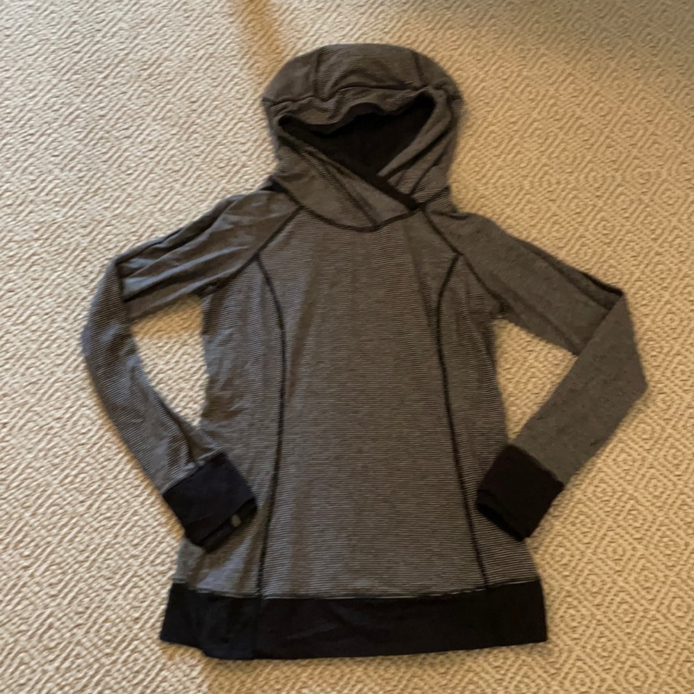Lululemon pullover sweatshirt - lightly worn